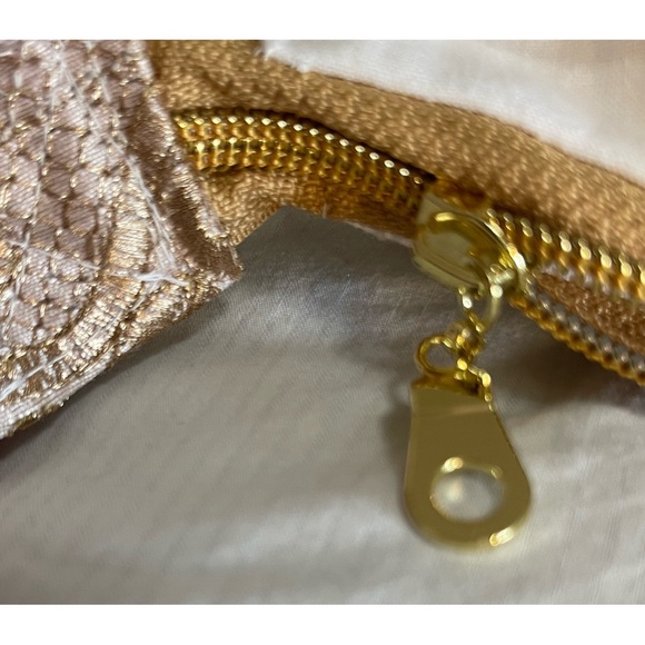 Hand Crafted Boho White Lace Bucket Bag NWT - Picture 13 of 16